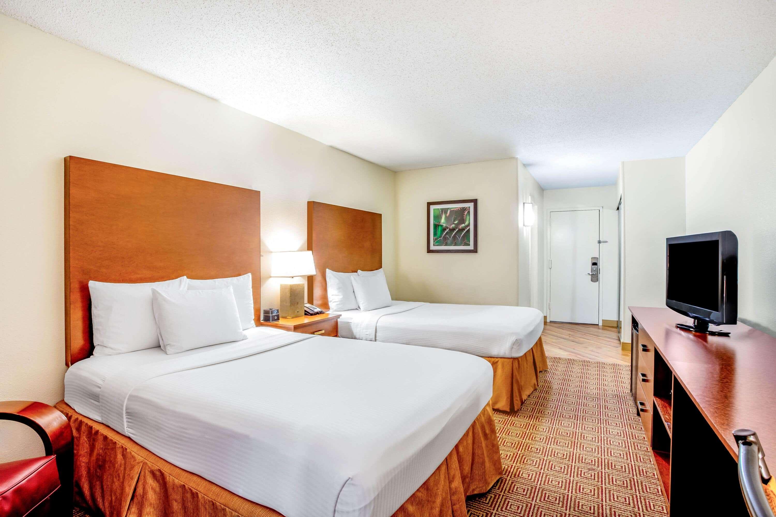 La Quinta By Wyndham Danbury Hotel Bagian luar foto