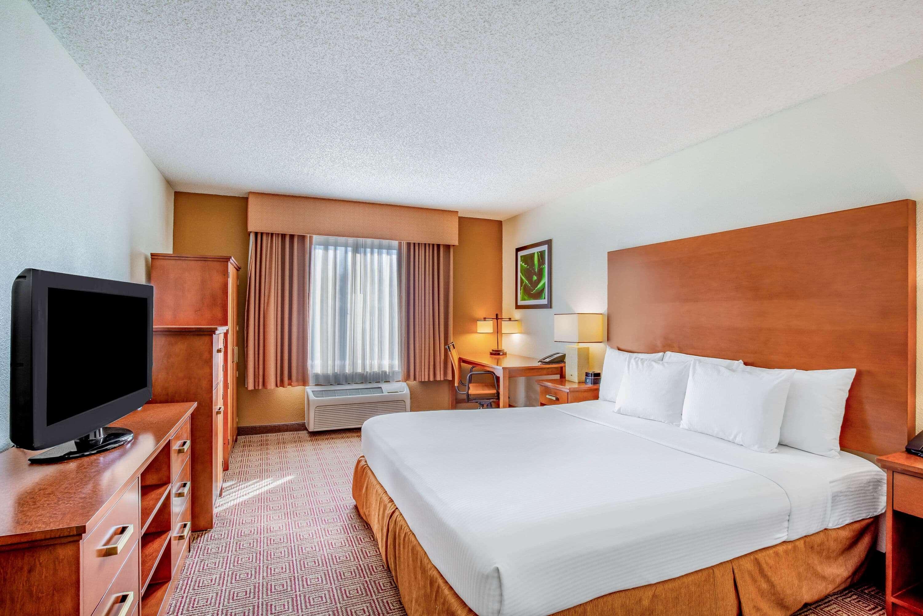 La Quinta By Wyndham Danbury Hotel Bagian luar foto
