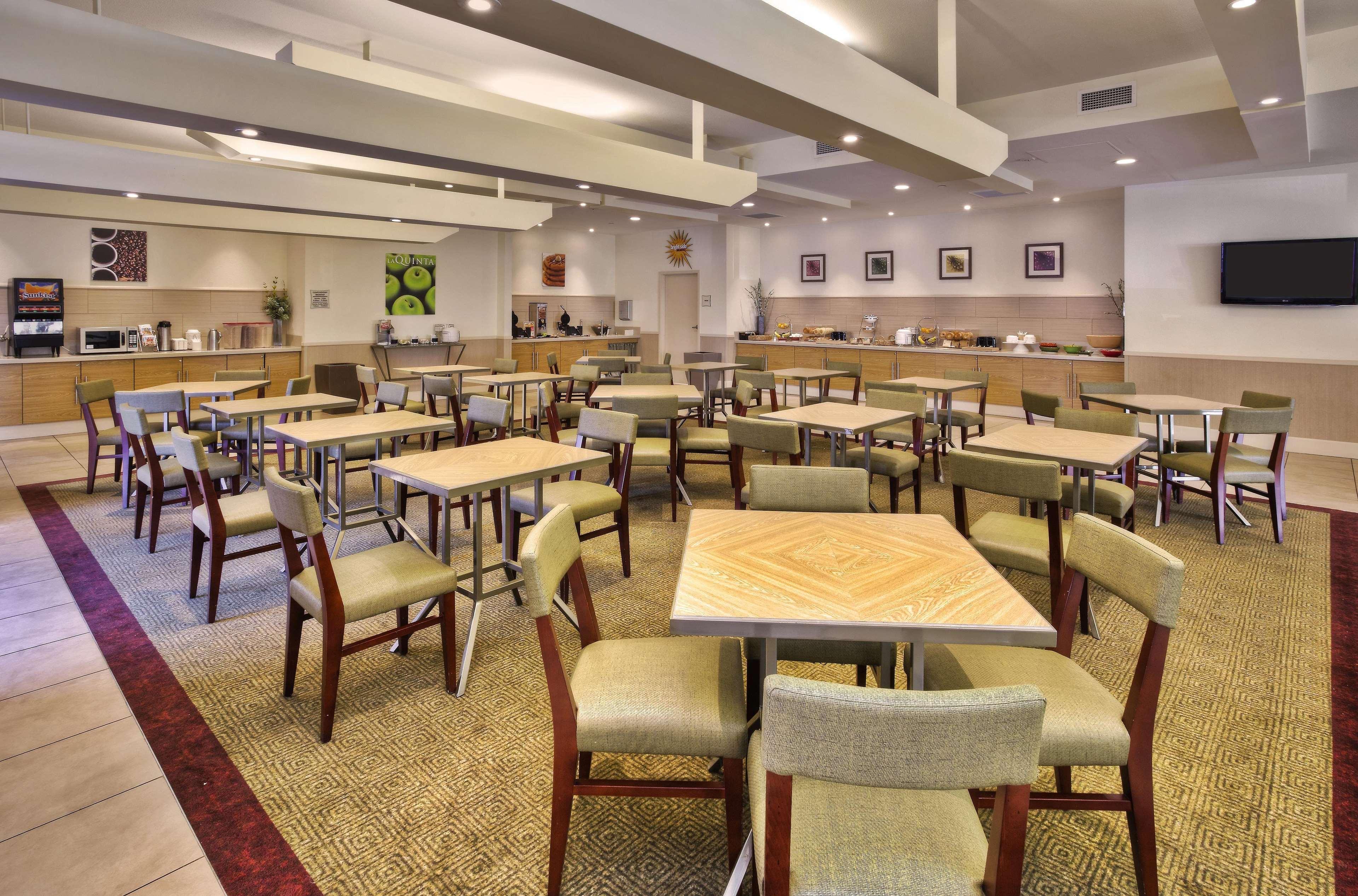 La Quinta By Wyndham Danbury Hotel Bagian luar foto