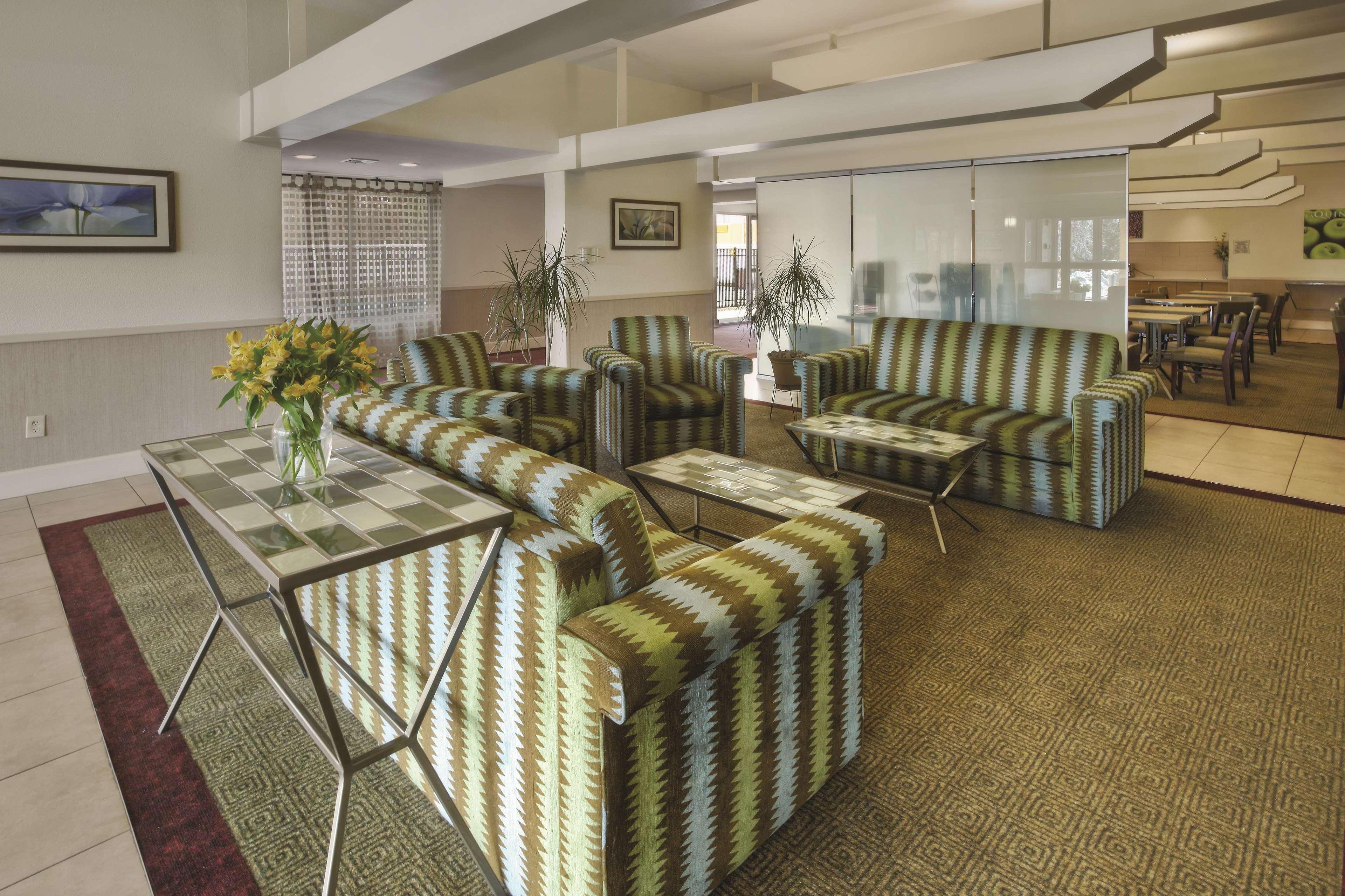 La Quinta By Wyndham Danbury Hotel Bagian luar foto