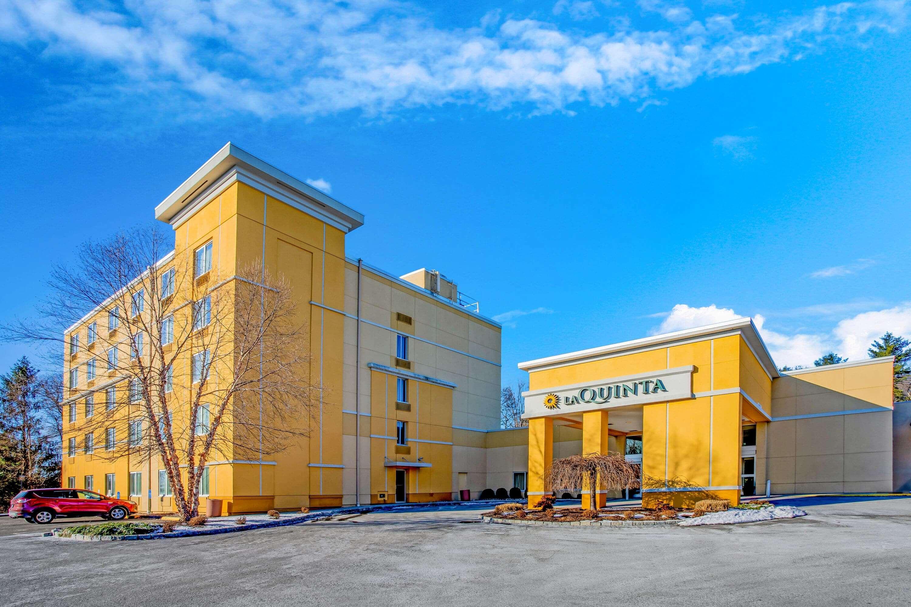 La Quinta By Wyndham Danbury Hotel Bagian luar foto