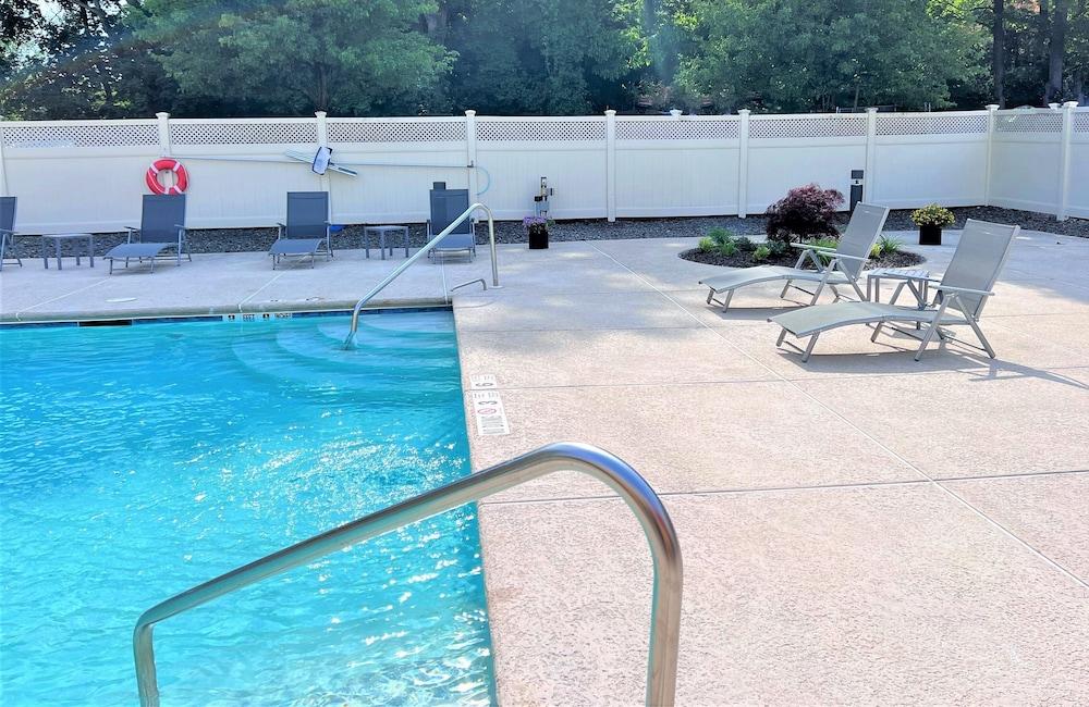 La Quinta By Wyndham Danbury Hotel Bagian luar foto